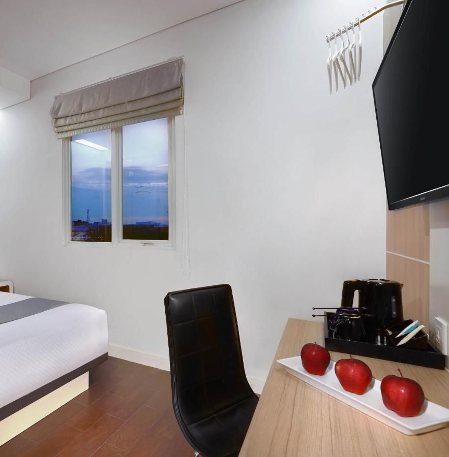 Hotel Neo Gubeng By Aston Surabaya Exterior photo
